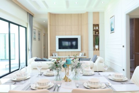 Chalet de 3 dormitorios en Pattaya, Tailandia № 123167 - foto 6