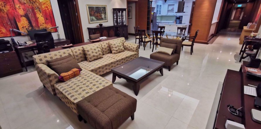 Condominio de 3 dormitorios en Sathon, Bangkok, Tailandia № 76740