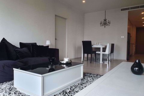 Condominio de 1 dormitorio en Watthana, Bangkok, Tailandia № 76796 - foto 2