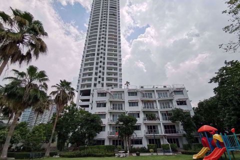 Condominio de 2 dormitorios en Khlong San, Bangkok, Tailandia № 76743 - foto 14