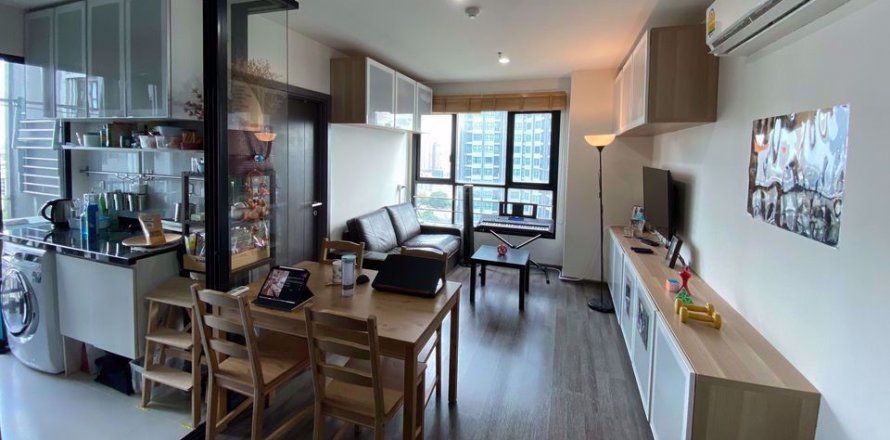 Condo à Bangkok, Thaïlande, 2 chambres à The Base Park East Sukhumvit 77 № 111138