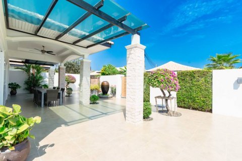 Chalet de 4 dormitorios en Hua Hin, Tailandia № 121026 - foto 2