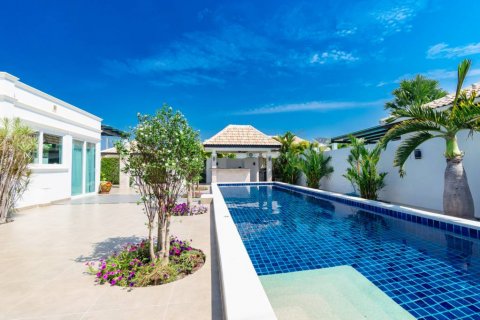 Chalet de 4 dormitorios en Hua Hin, Tailandia № 121026 - foto 7