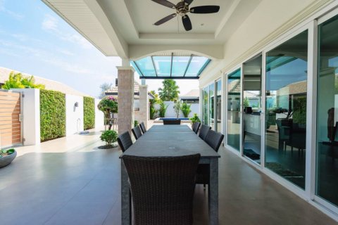 Chalet de 4 dormitorios en Hua Hin, Tailandia № 121026 - foto 4