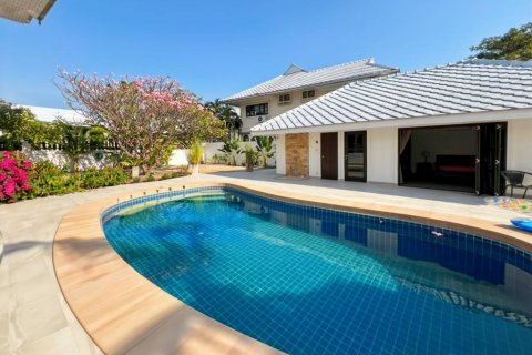 Chalet de 5 dormitorios en Hua Hin, Tailandia № 121024 - foto 8