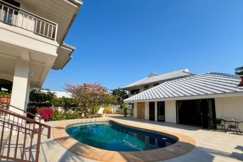 Chalet de 5 dormitorios en Hua Hin, Tailandia № 121024 - foto 3