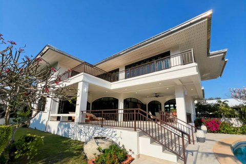 Chalet de 5 dormitorios en Hua Hin, Tailandia № 121024 - foto 10
