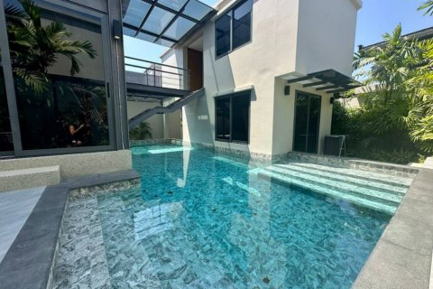 Chalet de 3 dormitorios en Phuket, Tailandia № 121028