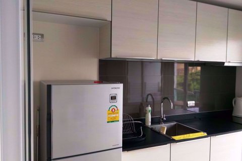 Condominio de 1 dormitorio en Khlong Toei, Bangkok, Tailandia № 76997 - foto 5