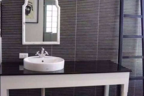 Haus in Watthana, Bangkok, Thailand 2 Schlafzimmer № 76999 - Foto 4