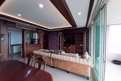 Condominio de 3 dormitorios en Khlong San, Bangkok, Tailandia № 77000 - foto 2