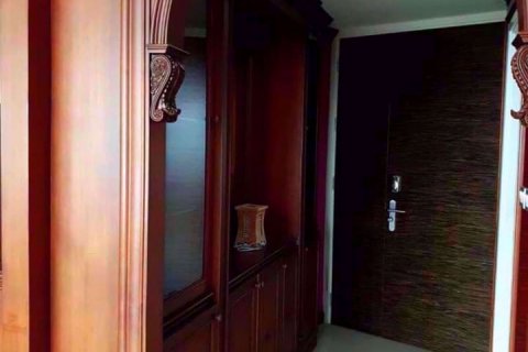 Condominio de 3 dormitorios en Khlong San, Bangkok, Tailandia № 77000 - foto 3