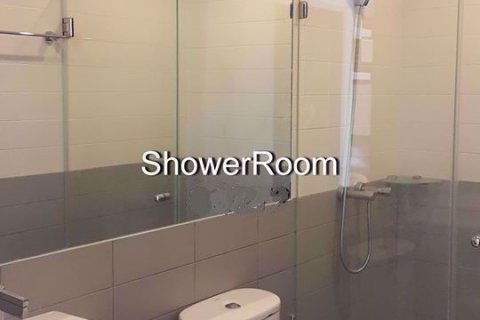 Condominio de 2 dormitorios en Huai Khwang, Bangkok, Tailandia № 76996 - foto 7