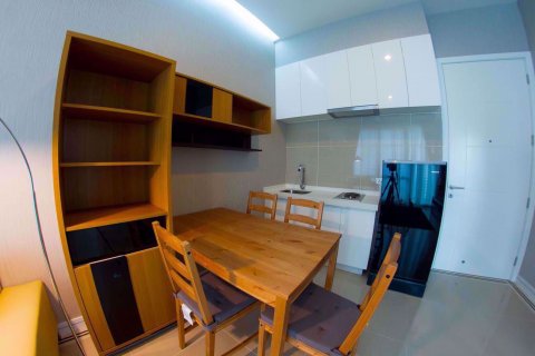Eigentumswohnung in Huai Khwang, Bangkok, Thailand, 1 Schlafzimmer  № 76995 - Foto 4