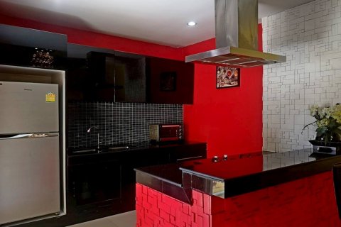 Casa de 4 dormitorios en Pattaya, Tailandia № 104452 - foto 12