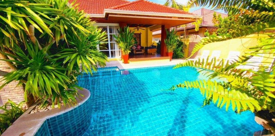 Casa de 4 dormitorios en Pattaya, Tailandia № 104452