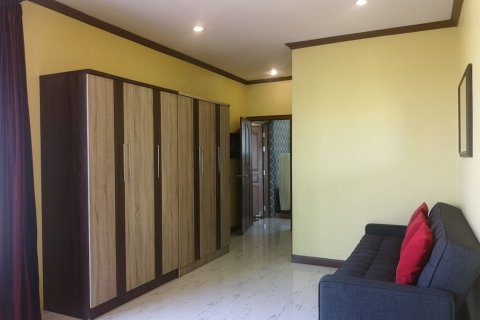 Casa de 4 dormitorios en Pattaya, Tailandia № 104452 - foto 16