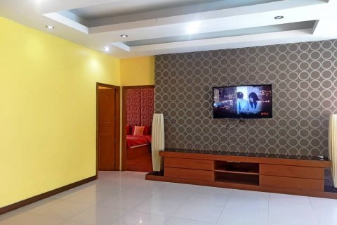Casa de 4 dormitorios en Pattaya, Tailandia № 104452 - foto 10