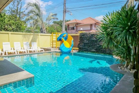 Casa de 4 dormitorios en Pattaya, Tailandia № 104452 - foto 5