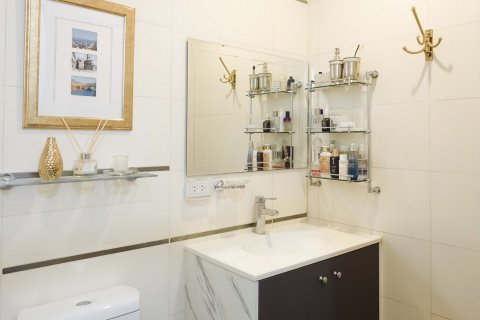 Condominio de 1 dormitorio en Phra Khanong, Bangkok, Tailandia № 143253 - foto 9