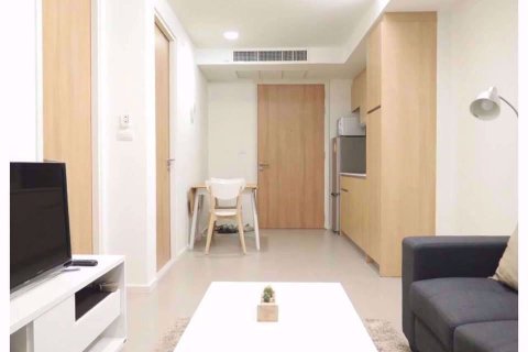 Condominio de 1 dormitorio en Pathum Wan, Bangkok, Tailandia № 76891 - foto 2