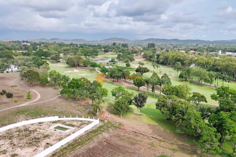 Terrain à Chonburi, Thaïlande № 124124