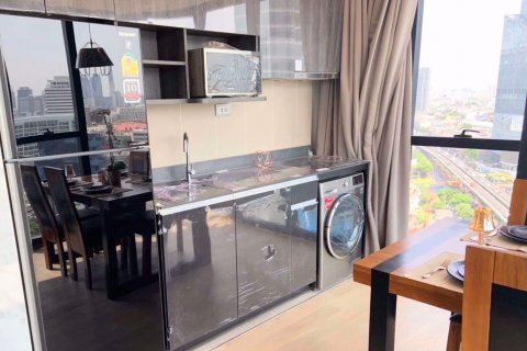 Condominio de 2 dormitorios en Bang Rak, Bangkok, Tailandia № 76122 - foto 4