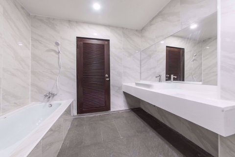 Casa de 6 dormitorios en Watthana, Bangkok, Tailandia № 76117 - foto 18