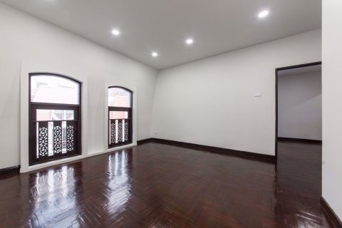 Casa de 6 dormitorios en Watthana, Bangkok, Tailandia № 76117 - foto 24