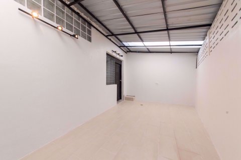 Casa de 6 dormitorios en Watthana, Bangkok, Tailandia № 76117 - foto 11