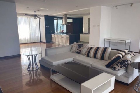 Condominio de 3 dormitorios en Watthana, Bangkok, Tailandia № 76121 - foto 2