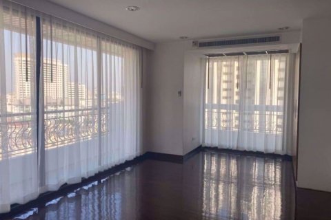 Condominio de 3 dormitorios en Watthana, Bangkok, Tailandia № 76121 - foto 5