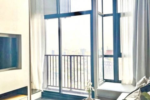 Condo in Bangkok, Thailand, 2 bedrooms  № 132880 - photo 3