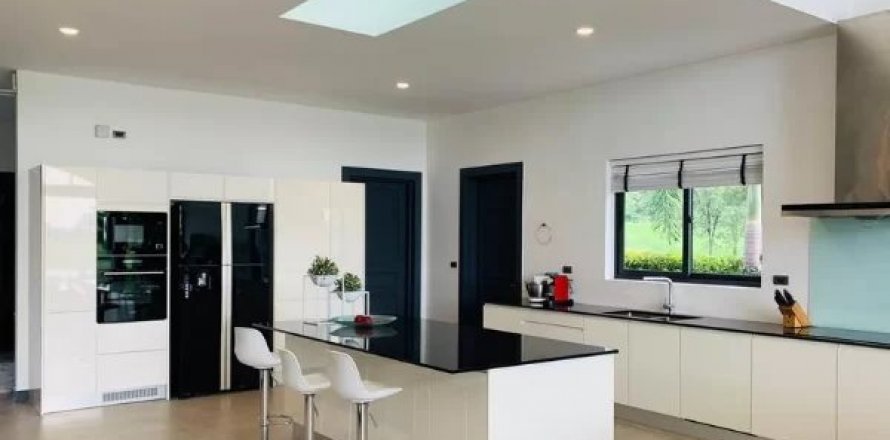 Вилла в Sanctuary Lakes Hua Hin, Прачуапкхирикхан, Таиланд с 4 комнатами № 102907