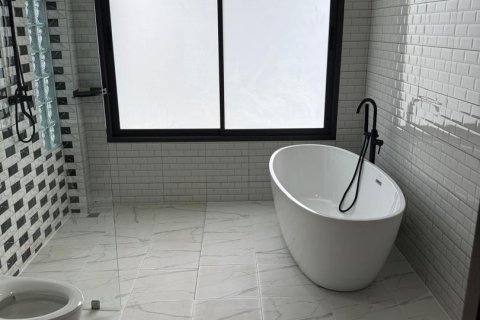 Casa de 3 dormitorios en Ko Samui, Tailandia № 126798 - foto 17