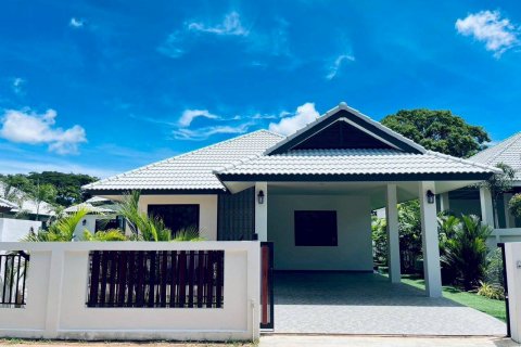 House in Pattaya, Thailand 4 bedrooms № 133104 - photo 2