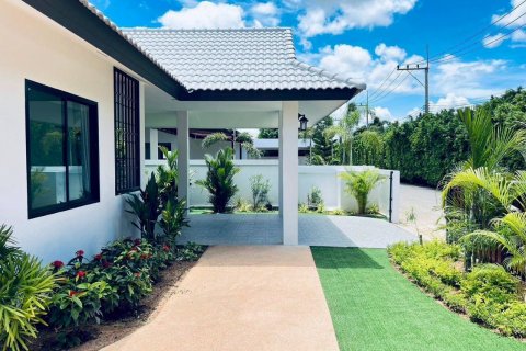 House in Pattaya, Thailand 4 bedrooms № 133104 - photo 7