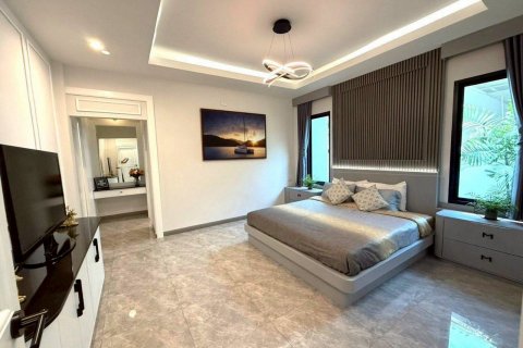 House in Pattaya, Thailand 4 bedrooms № 133104 - photo 12