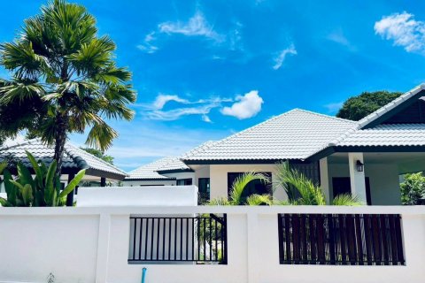 House in Pattaya, Thailand 4 bedrooms № 133104 - photo 3