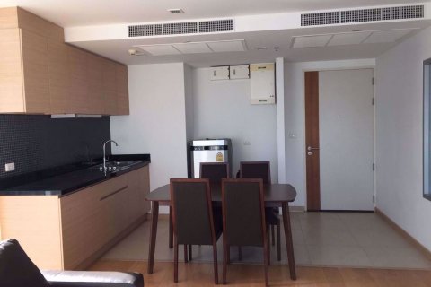 Condominio de 2 dormitorios en Bang Rak, Bangkok, Tailandia № 76021 - foto 4