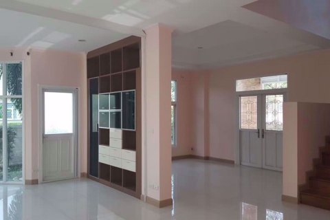 Casa de 3 dormitorios en Prawet, Bangkok, Tailandia № 76020 - foto 3