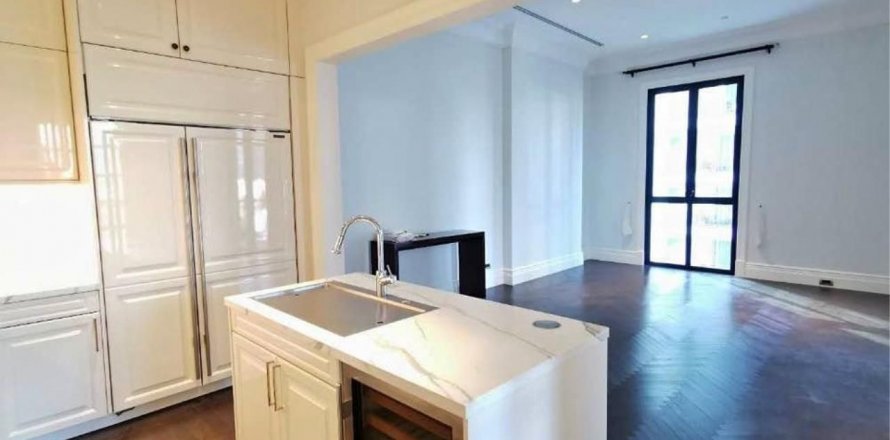Condo in Pathum Wan, Bangkok, Thailand, 3 bedrooms  № 123627