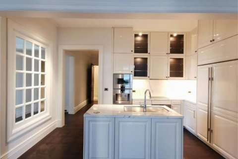 Condo in Pathum Wan, Bangkok, Thailand, 3 bedrooms  № 123627 - photo 17