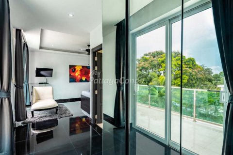 Casa de 4 dormitorios en Sattahip, Tailandia № 115758 - foto 17