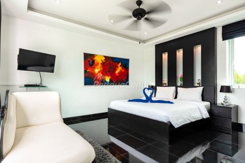 Casa de 4 dormitorios en Sattahip, Tailandia № 115758 - foto 19