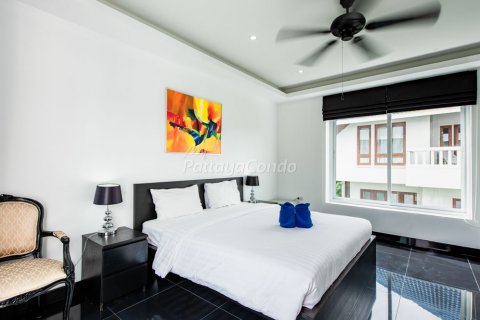 Casa de 5 dormitorios en Sattahip, Tailandia № 115757 - foto 23