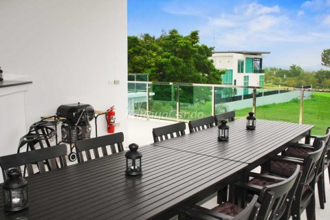 Casa de 5 dormitorios en Sattahip, Tailandia № 115757 - foto 28