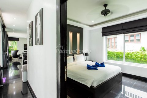 Casa de 5 dormitorios en Sattahip, Tailandia № 115757 - foto 12