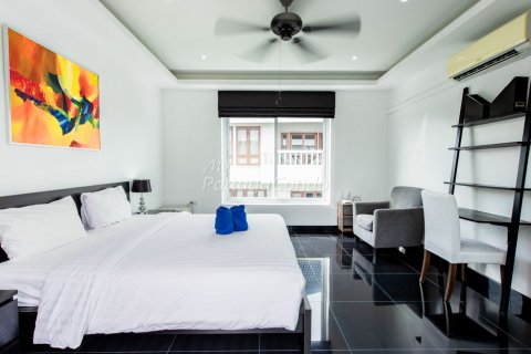 Casa de 5 dormitorios en Sattahip, Tailandia № 115757 - foto 24