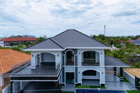 Chalet de 4 dormitorios en Hua Hin, Tailandia № 132554 - foto 8